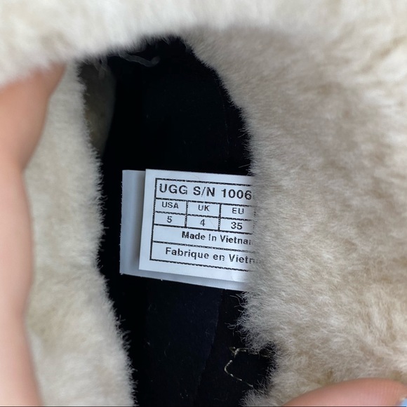 Brand NEW Black Buckled Uggs - Picture 8 of 9